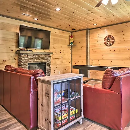 Modern Cabin With Hot Tub And Game Room In Gatlinburg! Exterior photo
