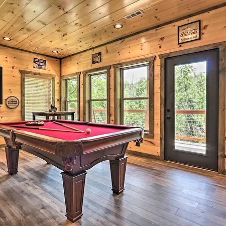 Modern Cabin With Hot Tub And Game Room In Gatlinburg! Exterior photo