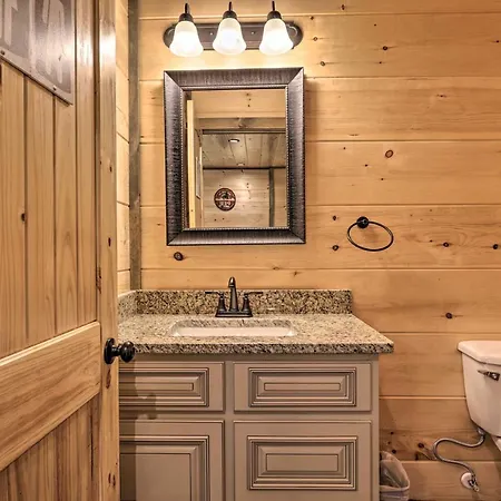 Modern Cabin With Hot Tub And Game Room In Gatlinburg! Exterior photo