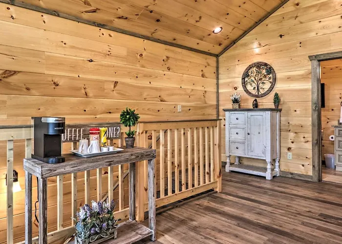 Modern Cabin With Hot Tub And Game Room In Gatlinburg!