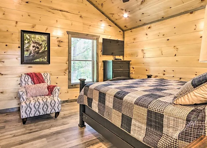 Modern Cabin With Hot Tub And Game Room In Gatlinburg!